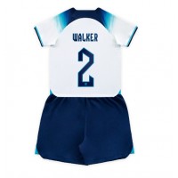 Billiga England Kyle Walker #2 Barnkläder Hemma fotbollskläder till baby VM 2022 Kortärmad (+ Korta byxor)